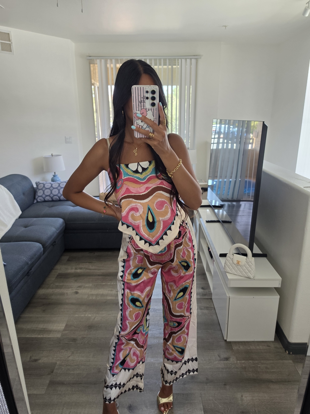 Crop Top Asymmetrical Sweatcarf Style and Trousers